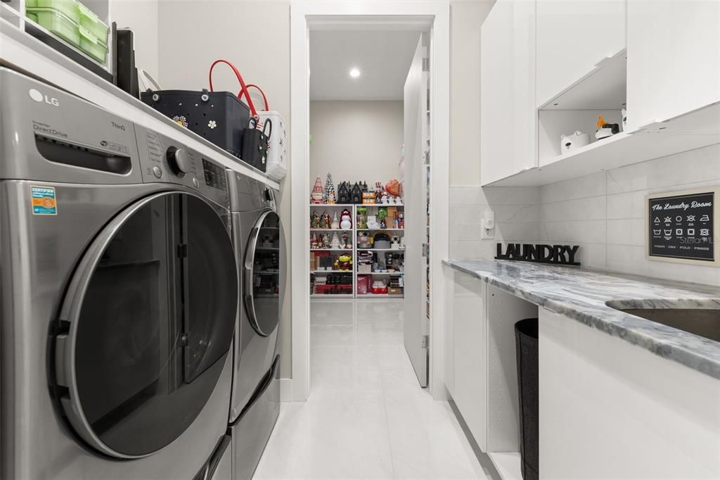 En Venta: $3,250,000 (4 camas, 5 baños, 4200 Pies cuadrados)