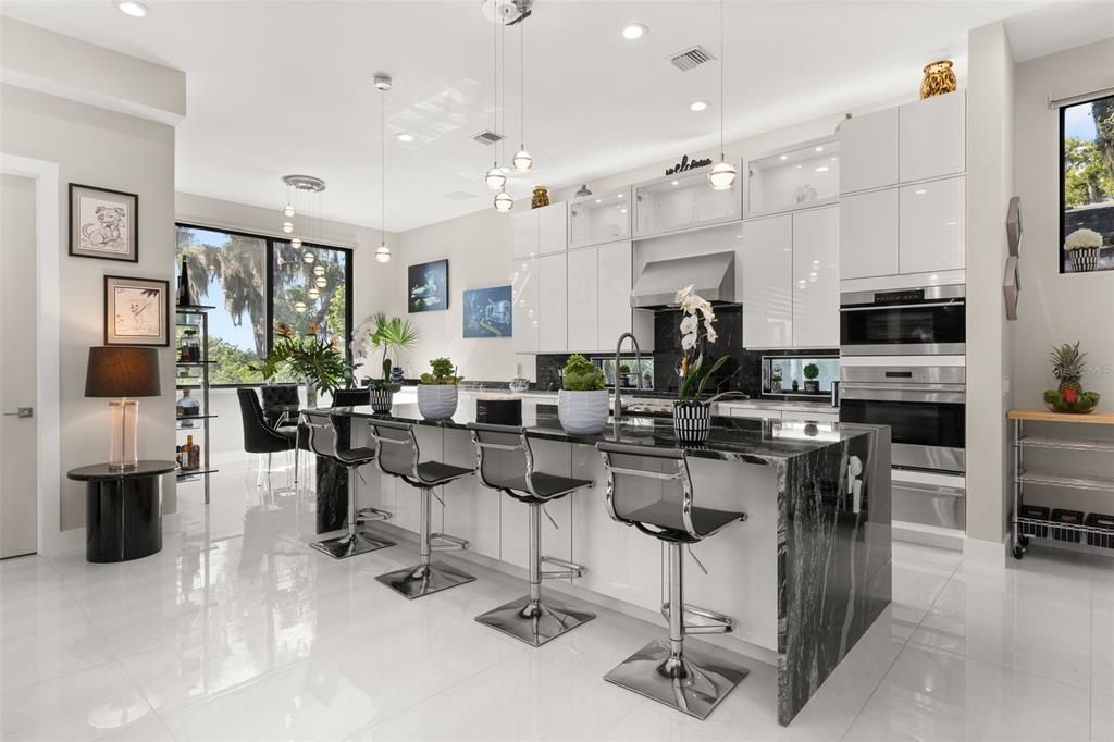 En Venta: $3,250,000 (4 camas, 5 baños, 4200 Pies cuadrados)