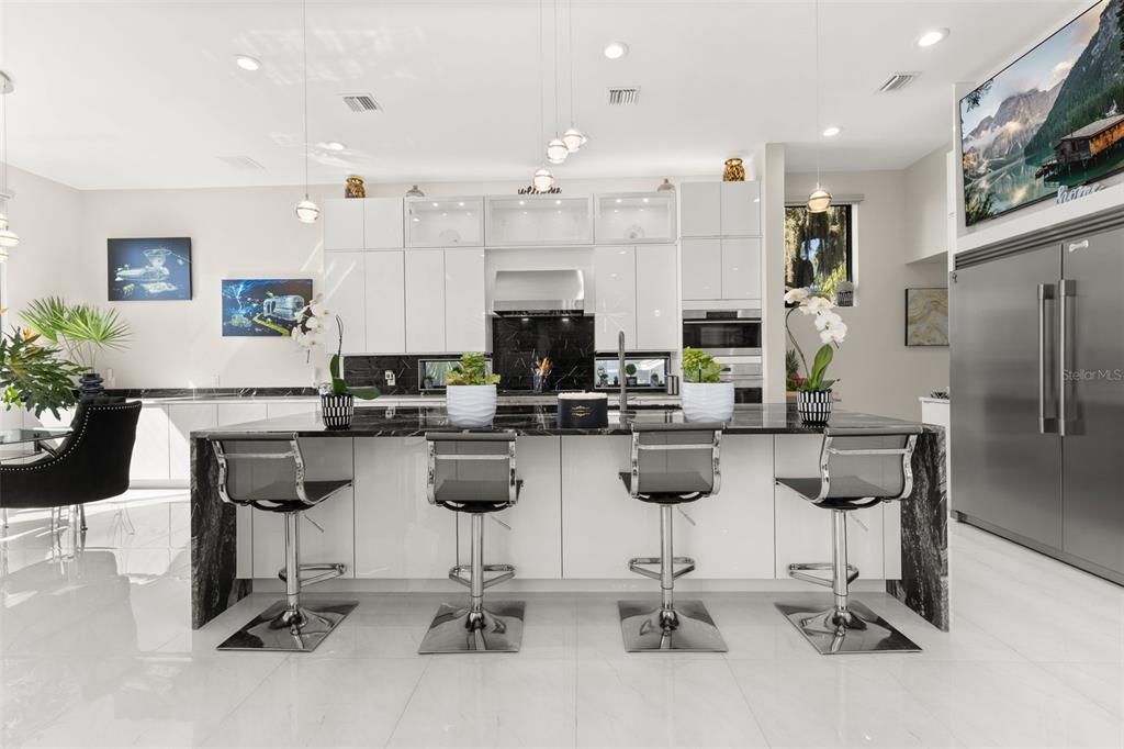 En Venta: $3,250,000 (4 camas, 5 baños, 4200 Pies cuadrados)