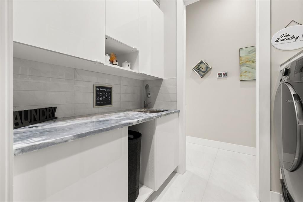 En Venta: $3,250,000 (4 camas, 5 baños, 4200 Pies cuadrados)