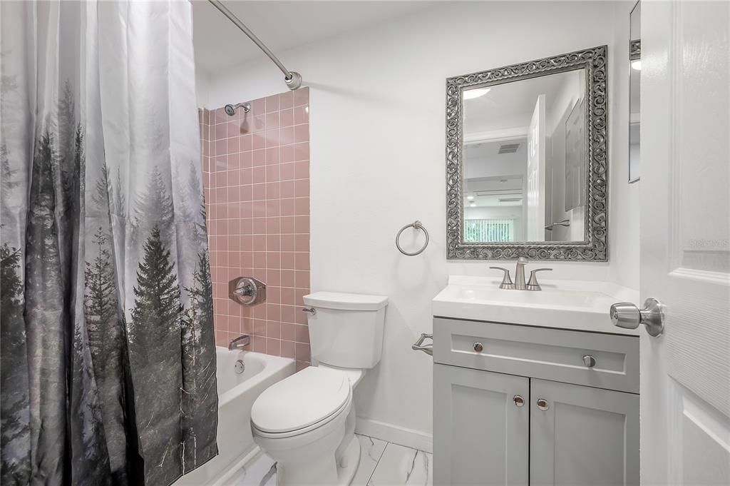 For Rent: $1,500 (2 beds, 1 baths, 792 Square Feet)