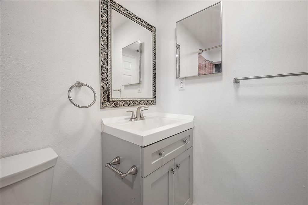 For Rent: $1,500 (2 beds, 1 baths, 792 Square Feet)