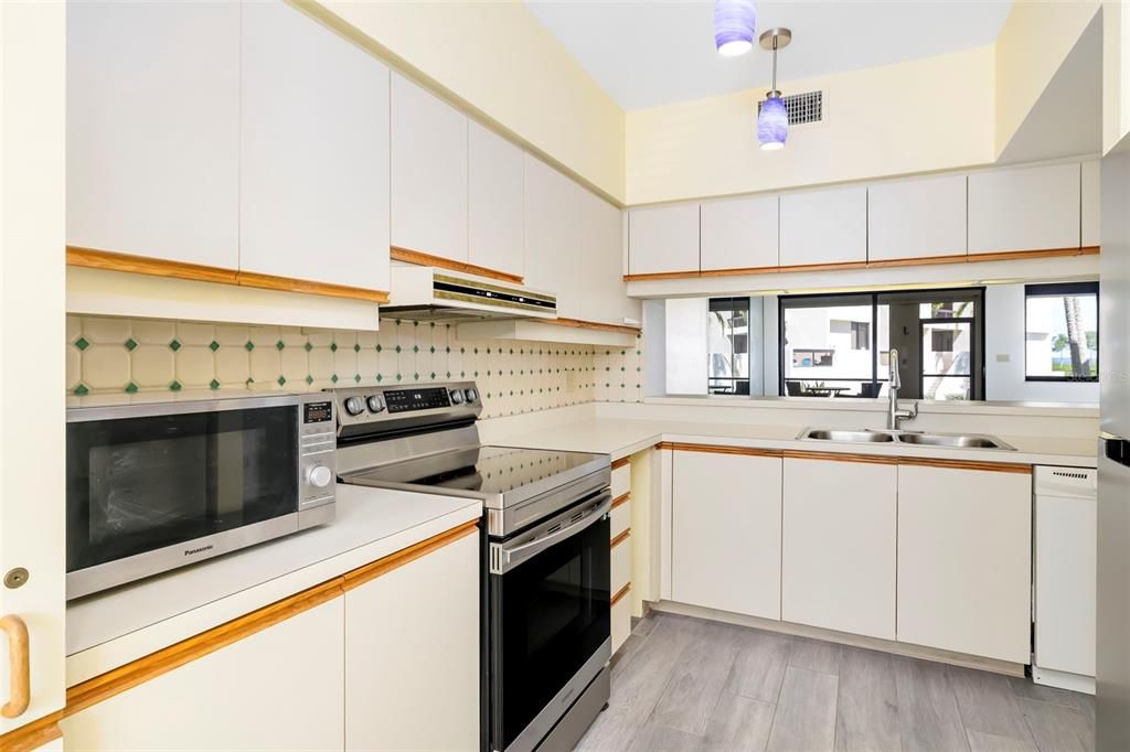 : $624,900 (2 спален, 2 ванн, 1690 Квадратных фут)