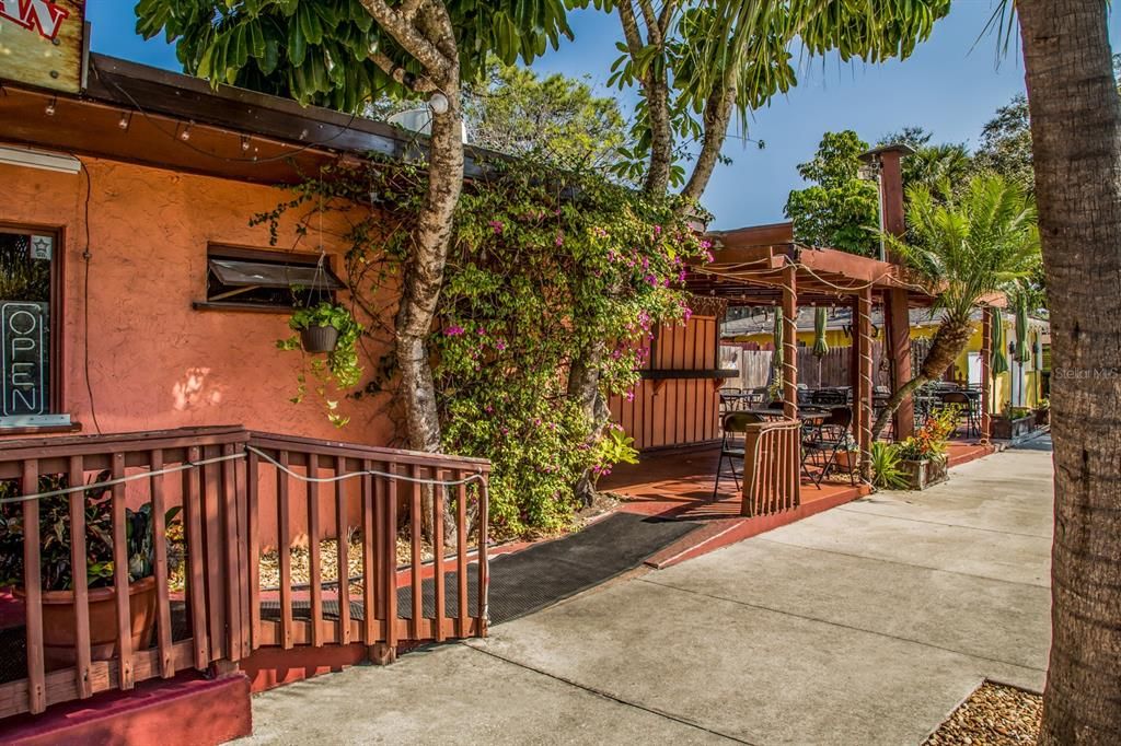 En Venta: $354,900 (2 camas, 2 baños, 1502 Pies cuadrados)