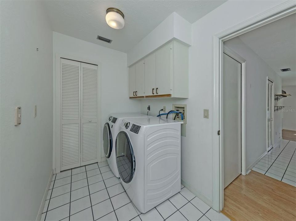 En Venta: $354,900 (2 camas, 2 baños, 1502 Pies cuadrados)