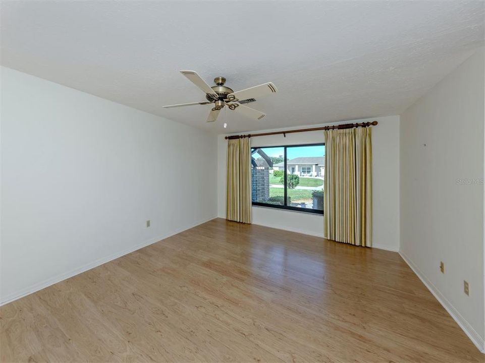 En Venta: $354,900 (2 camas, 2 baños, 1502 Pies cuadrados)