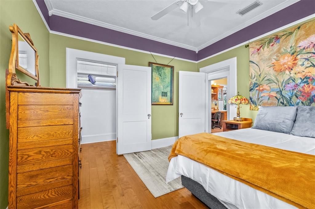 En Venta: $775,000 (4 camas, 3 baños, 2432 Pies cuadrados)