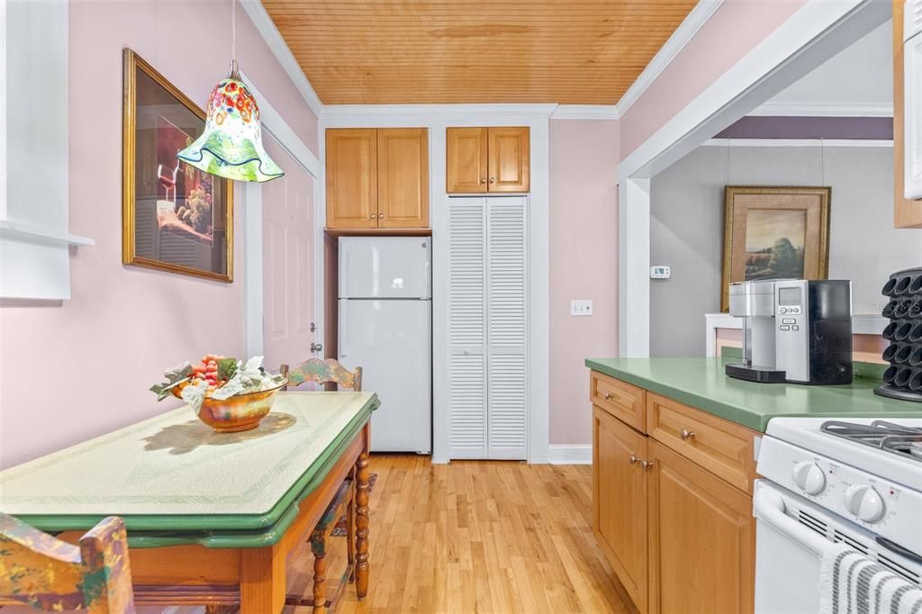 En Venta: $775,000 (4 camas, 3 baños, 2432 Pies cuadrados)
