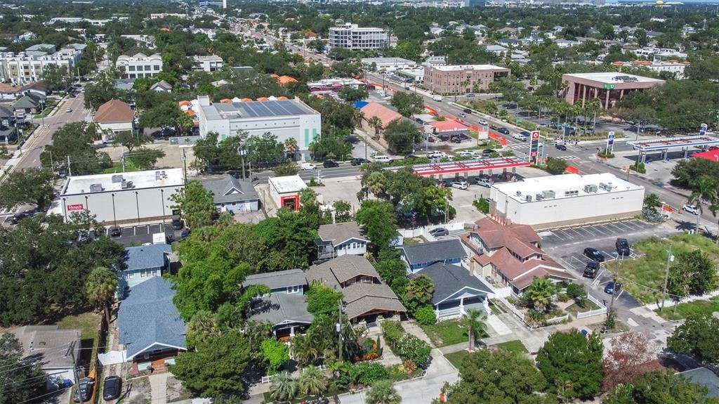 En Venta: $775,000 (4 camas, 3 baños, 2432 Pies cuadrados)