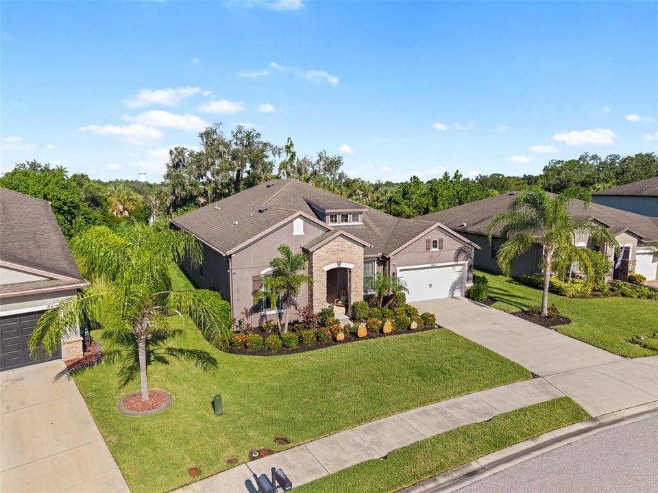 For Sale: $499,000 (4 beds, 2 baths, 2700 Square Feet)