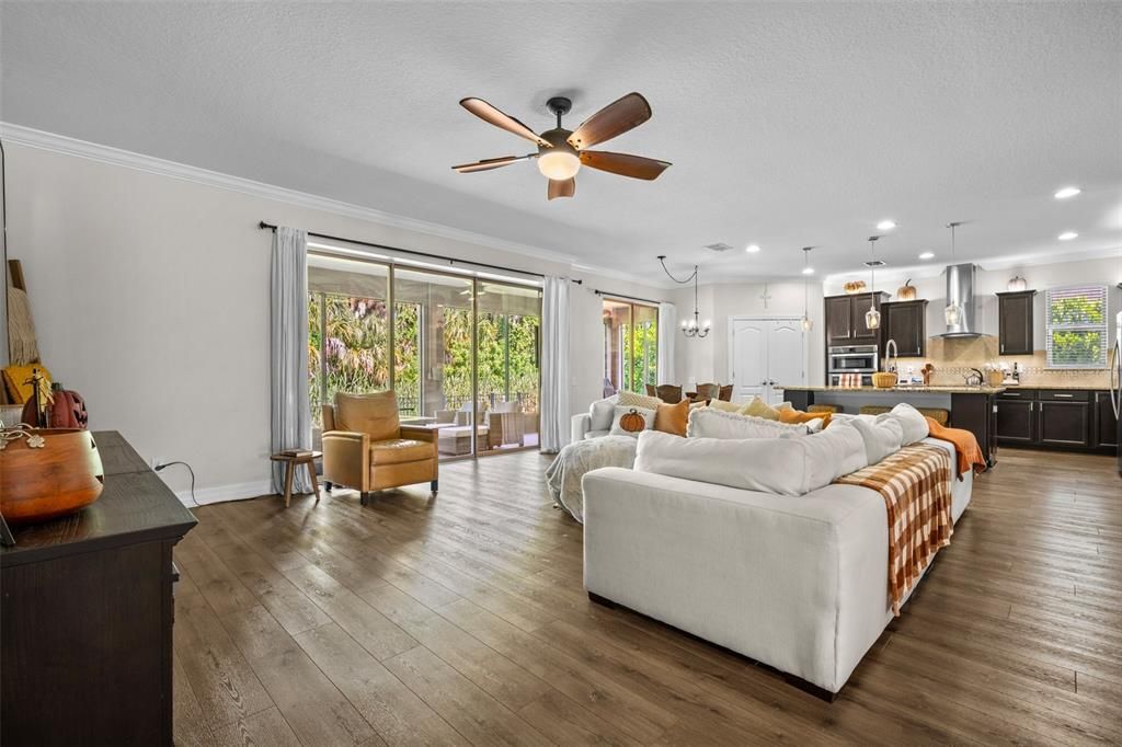 For Sale: $499,000 (4 beds, 2 baths, 2700 Square Feet)