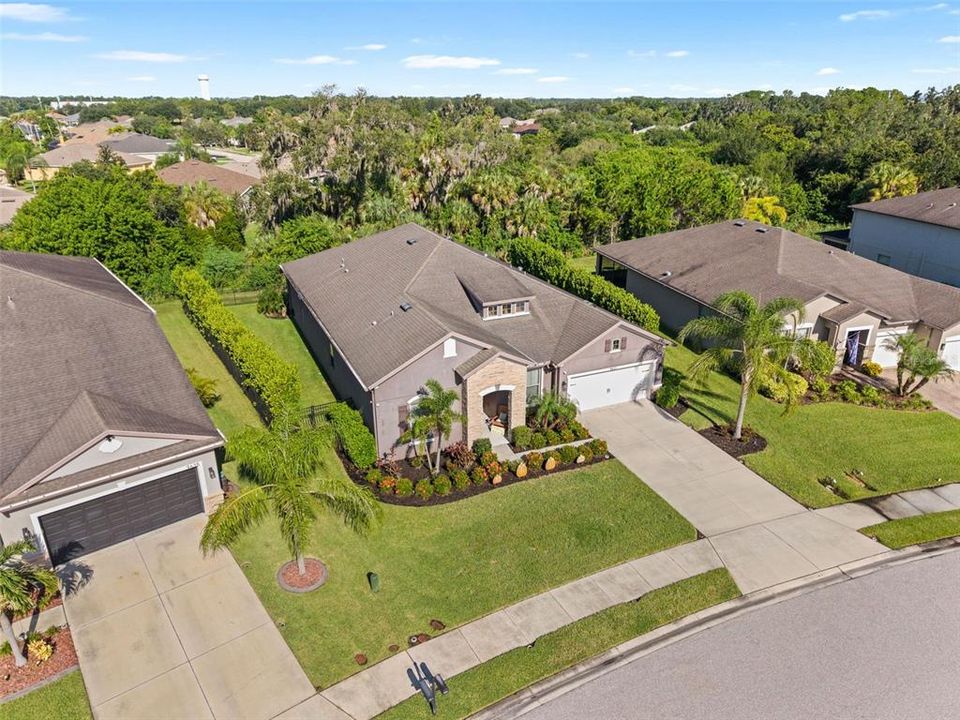 For Sale: $499,000 (4 beds, 2 baths, 2700 Square Feet)