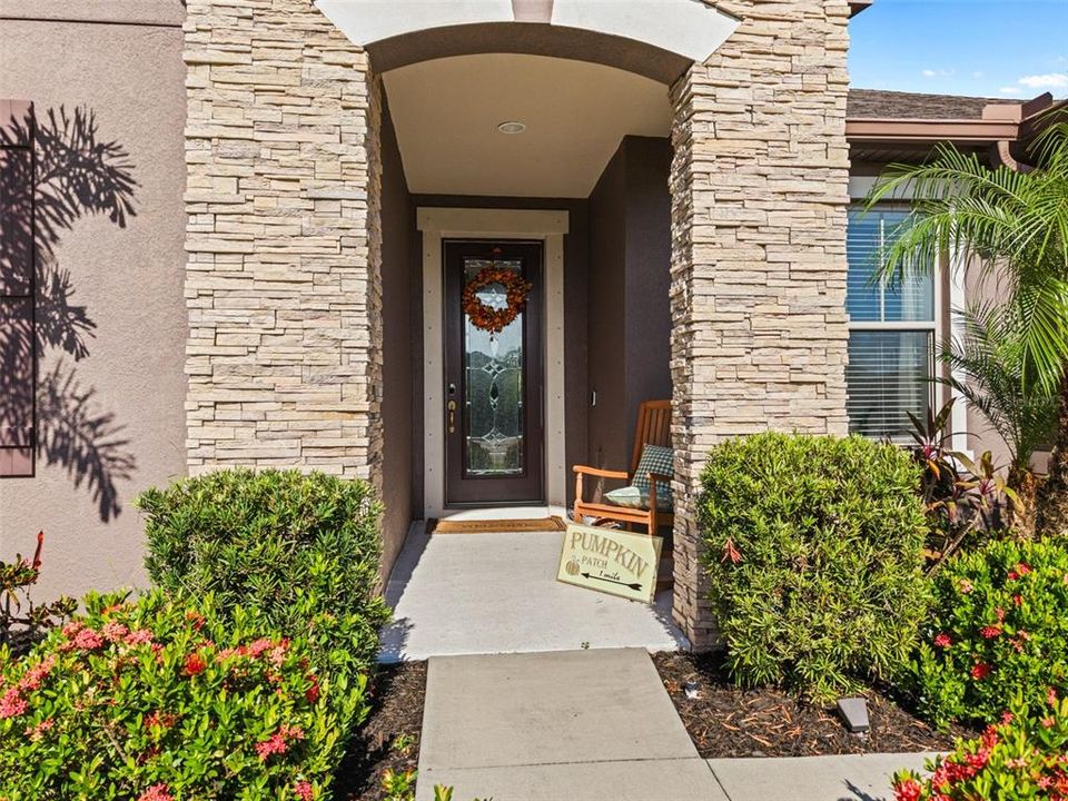 For Sale: $499,000 (4 beds, 2 baths, 2700 Square Feet)