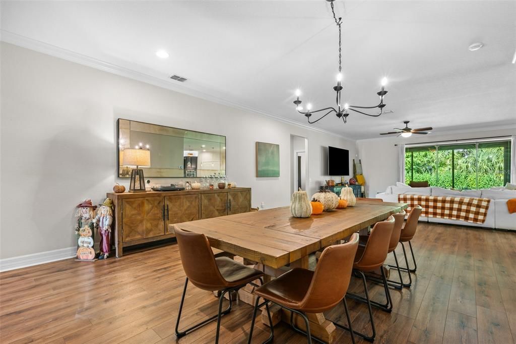 For Sale: $499,000 (4 beds, 2 baths, 2700 Square Feet)