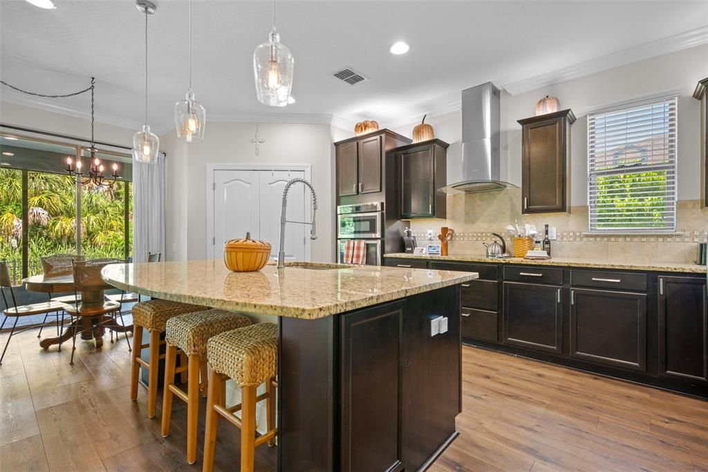 For Sale: $499,000 (4 beds, 2 baths, 2700 Square Feet)