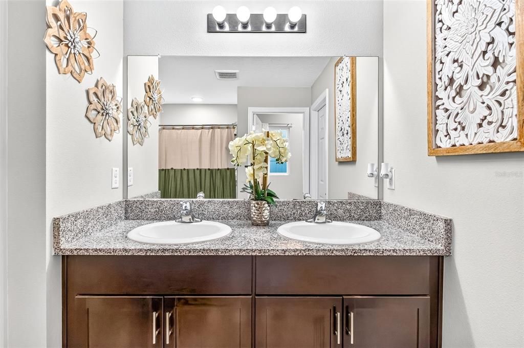 For Sale: $325,000 (4 beds, 2 baths, 1848 Square Feet)