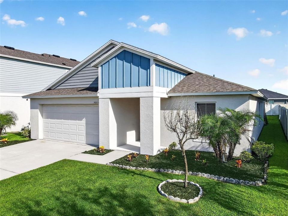 For Sale: $325,000 (4 beds, 2 baths, 1848 Square Feet)