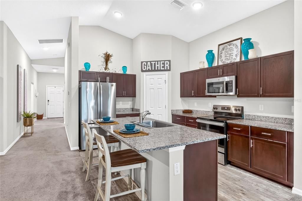 For Sale: $325,000 (4 beds, 2 baths, 1848 Square Feet)