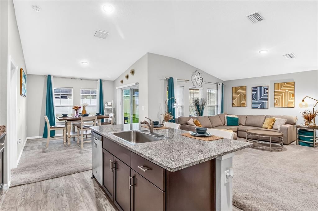 For Sale: $325,000 (4 beds, 2 baths, 1848 Square Feet)