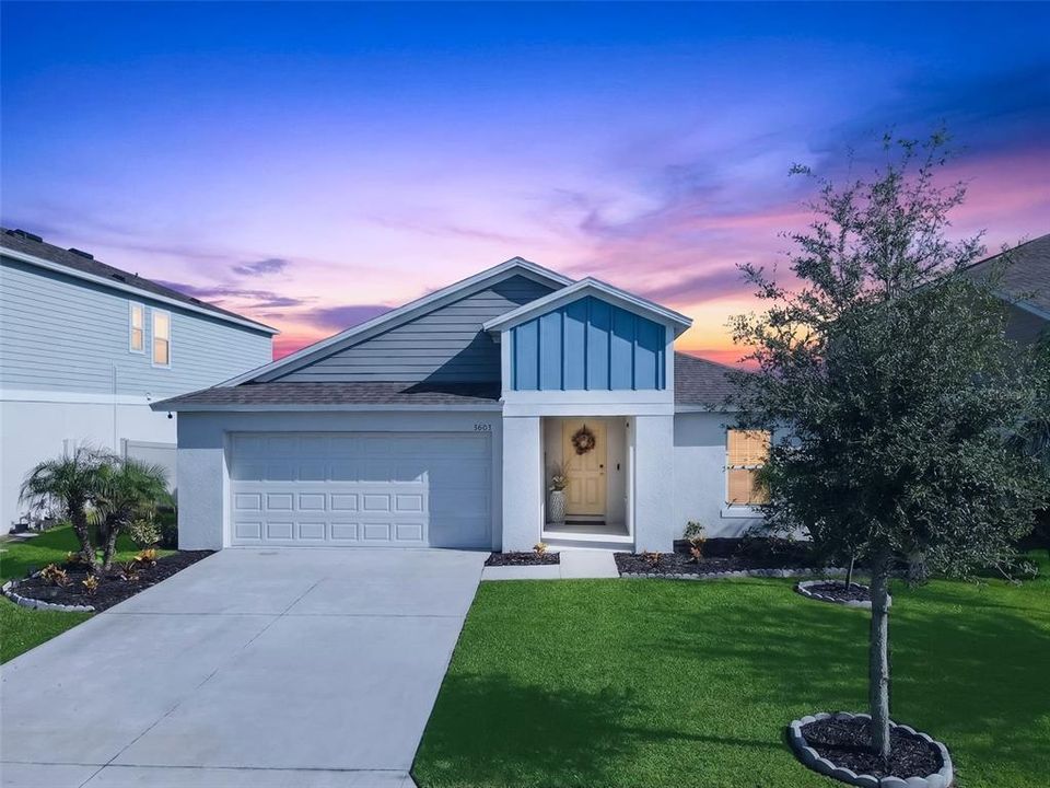 For Sale: $325,000 (4 beds, 2 baths, 1848 Square Feet)