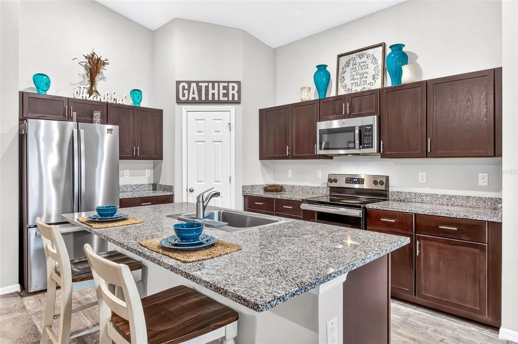 For Sale: $325,000 (4 beds, 2 baths, 1848 Square Feet)