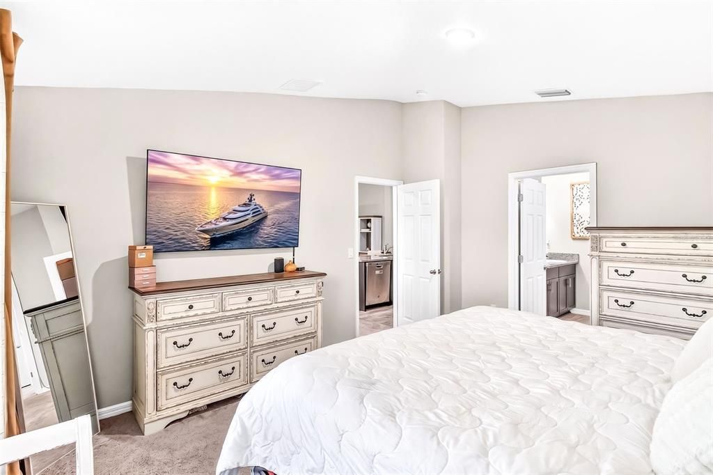 For Sale: $325,000 (4 beds, 2 baths, 1848 Square Feet)