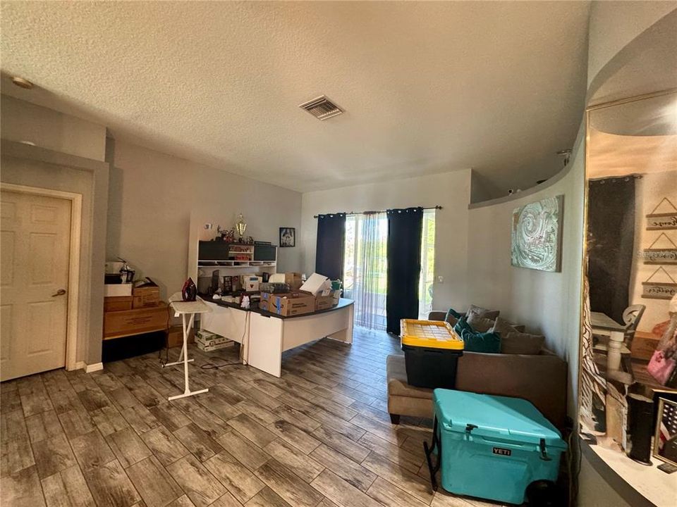 For Sale: $389,900 (4 beds, 2 baths, 2245 Square Feet)