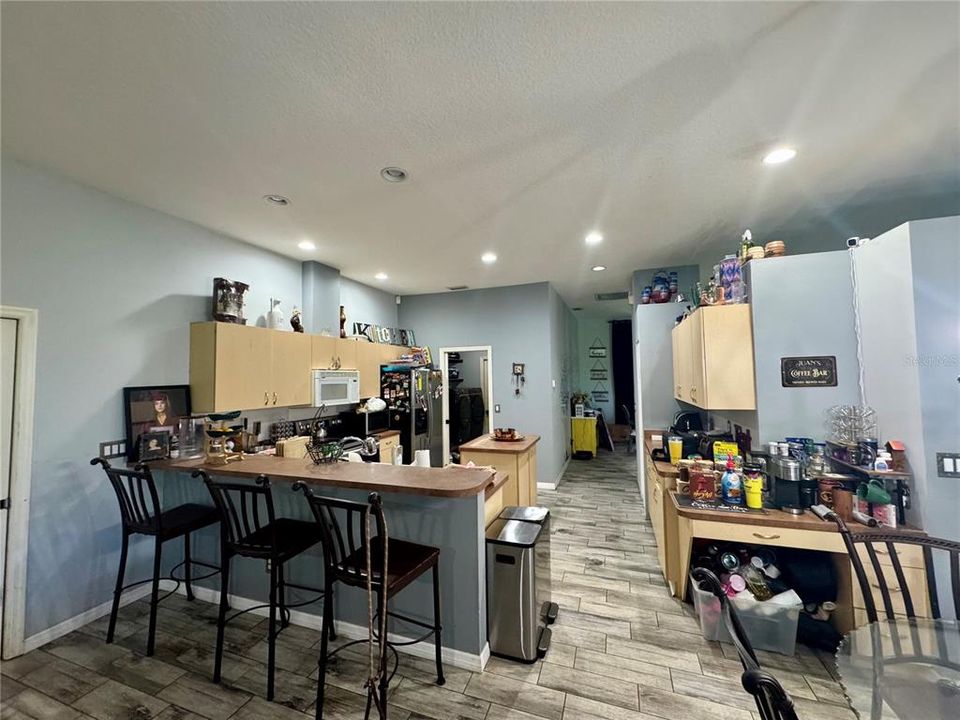 For Sale: $389,900 (4 beds, 2 baths, 2245 Square Feet)