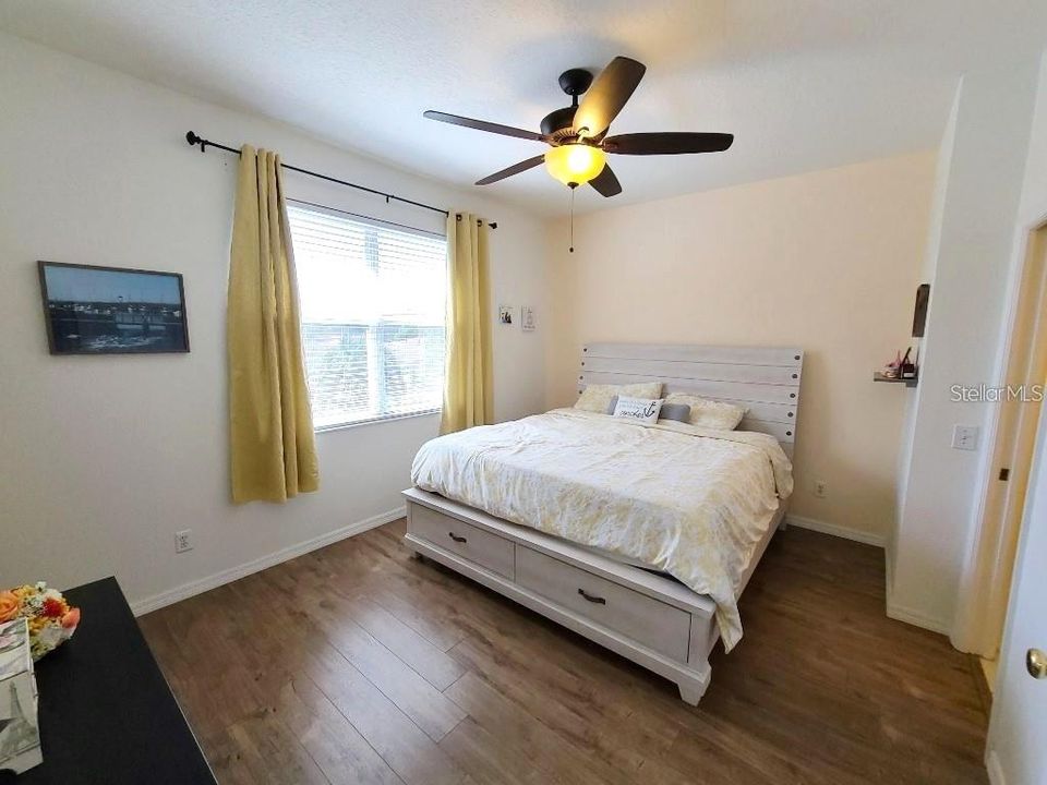 В аренду: $2,150 (3 спален, 2 ванн, 1378 Квадратных фут)