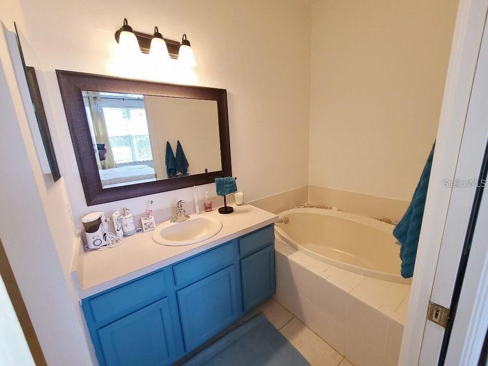 В аренду: $2,150 (3 спален, 2 ванн, 1378 Квадратных фут)