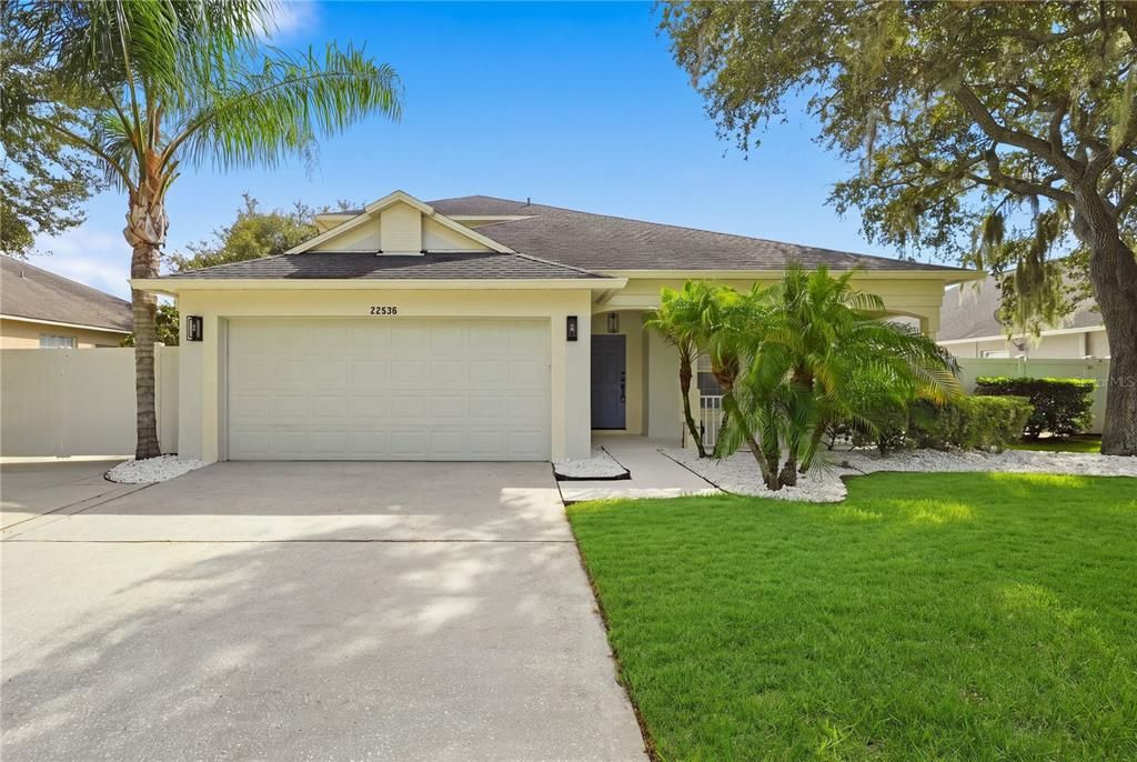 For Sale: $585,000 (5 beds, 3 baths, 2290 Square Feet)