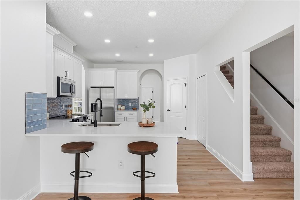 For Sale: $585,000 (5 beds, 3 baths, 2290 Square Feet)