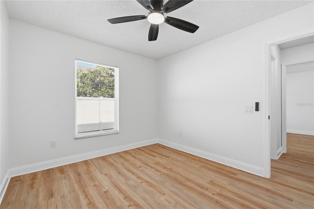 For Sale: $585,000 (5 beds, 3 baths, 2290 Square Feet)