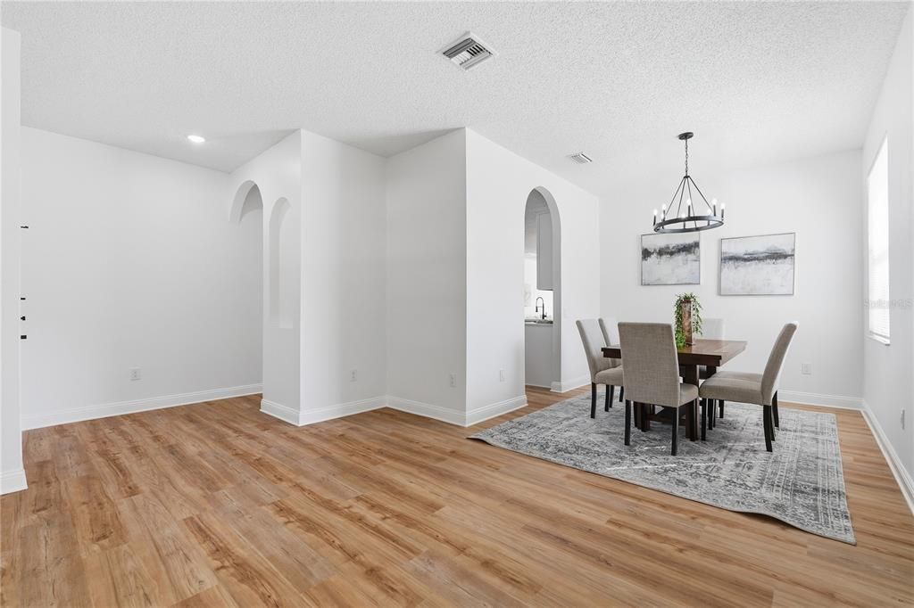 For Sale: $585,000 (5 beds, 3 baths, 2290 Square Feet)