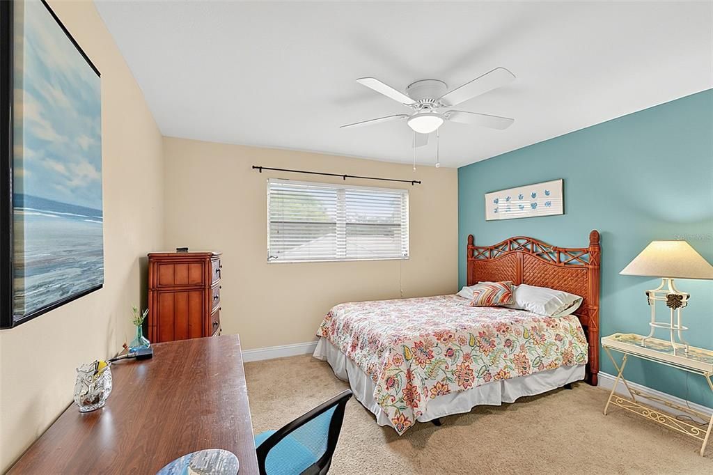 For Sale: $240,000 (2 beds, 2 baths, 1128 Square Feet)