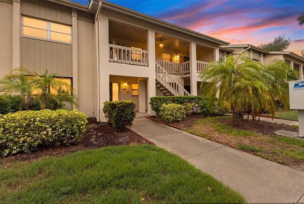 For Sale: $240,000 (2 beds, 2 baths, 1128 Square Feet)