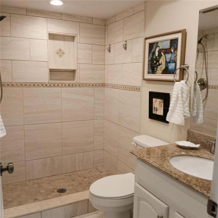 For Sale: $240,000 (2 beds, 2 baths, 1128 Square Feet)