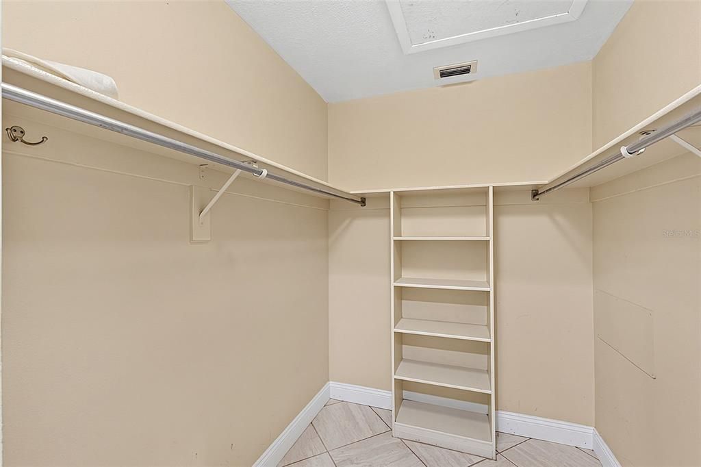 For Sale: $240,000 (2 beds, 2 baths, 1128 Square Feet)