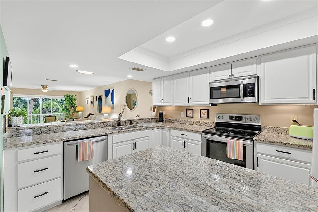 For Sale: $240,000 (2 beds, 2 baths, 1128 Square Feet)