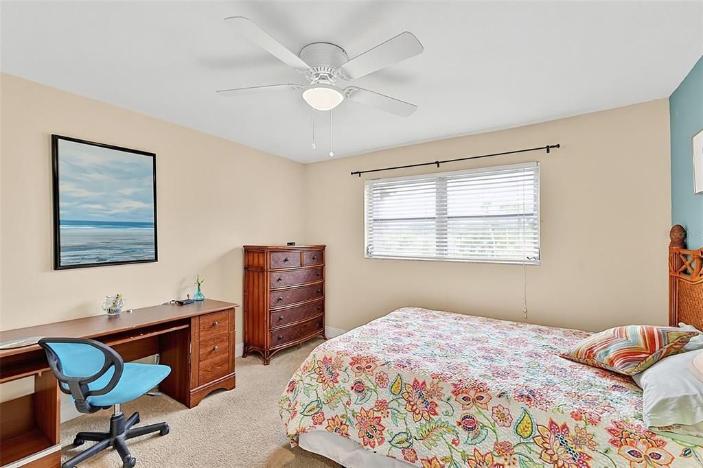 For Sale: $240,000 (2 beds, 2 baths, 1128 Square Feet)