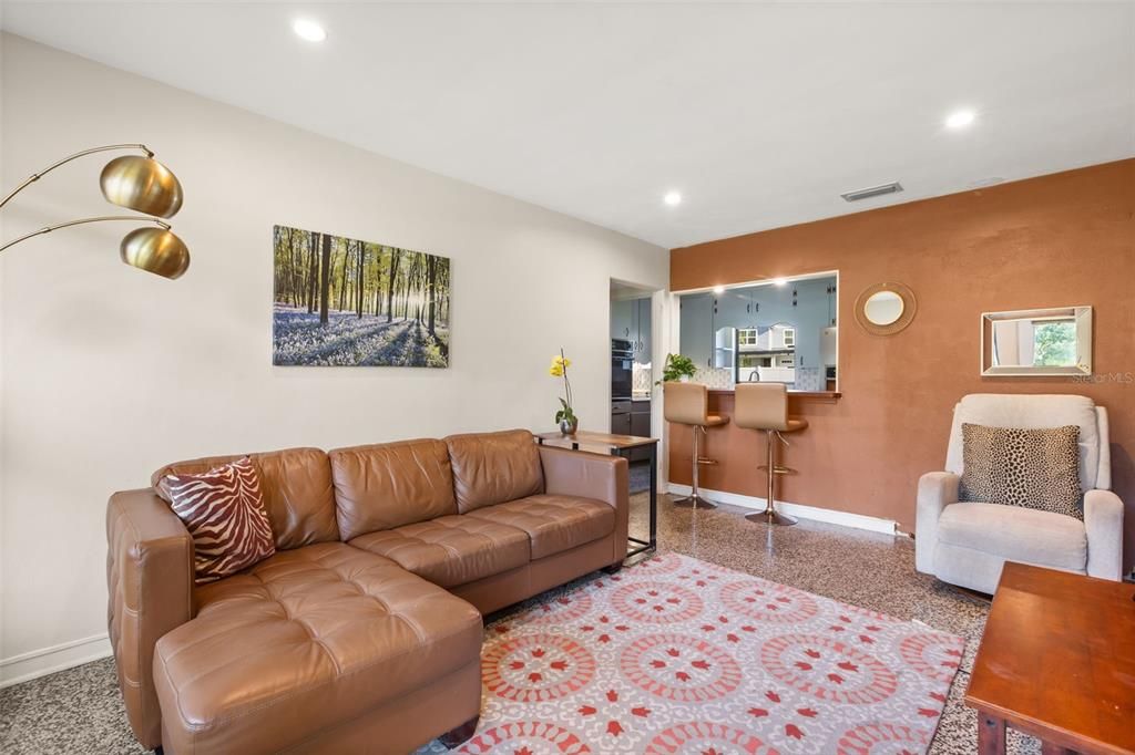 En Venta: $470,000 (3 camas, 2 baños, 1151 Pies cuadrados)