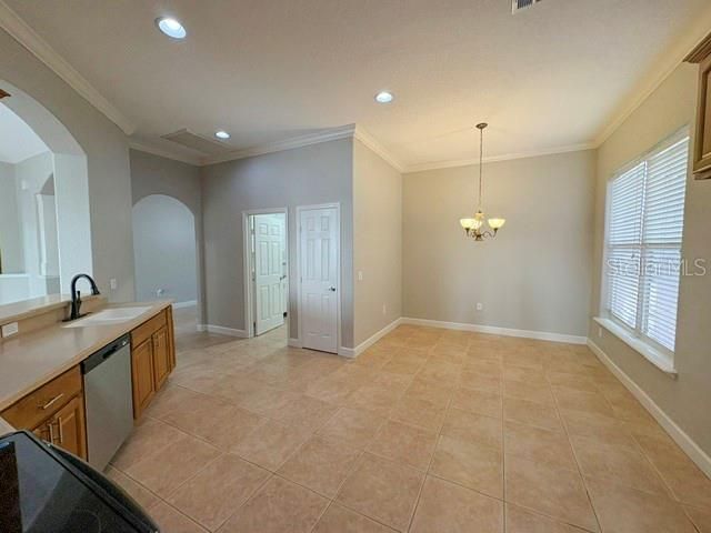 En Venta: $428,000 (5 camas, 3 baños, 2549 Pies cuadrados)