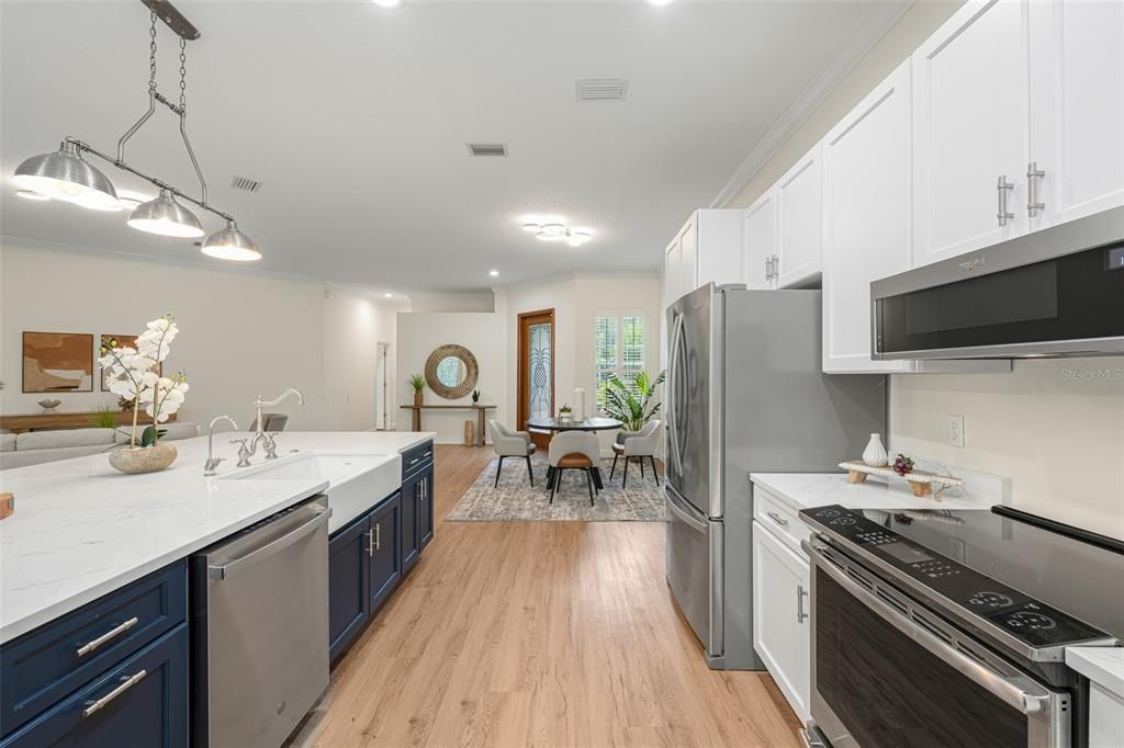 На продажу: $499,990 (3 спален, 2 ванн, 1715 Квадратных фут)