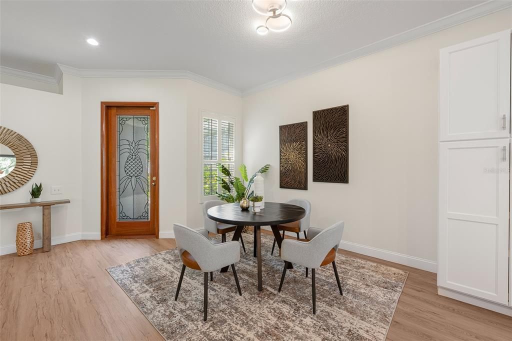 На продажу: $499,990 (3 спален, 2 ванн, 1715 Квадратных фут)
