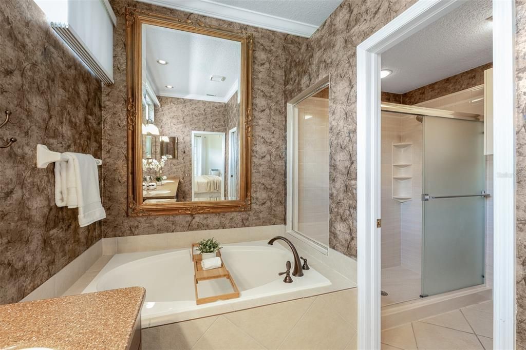На продажу: $499,990 (3 спален, 2 ванн, 1715 Квадратных фут)