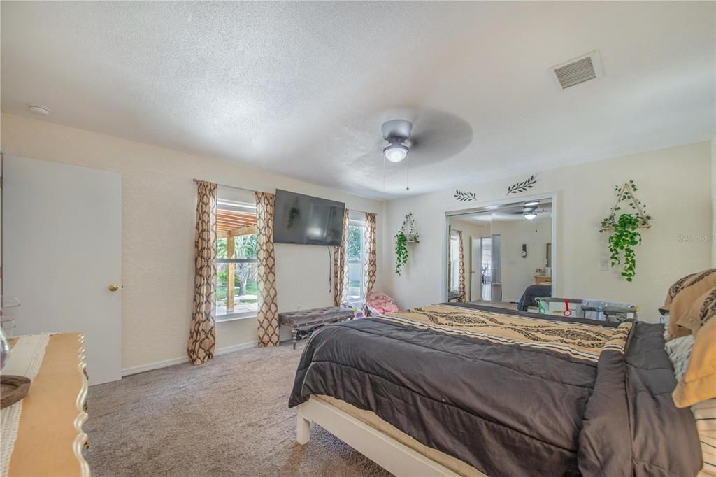 For Sale: $350,000 (4 beds, 2 baths, 2257 Square Feet)