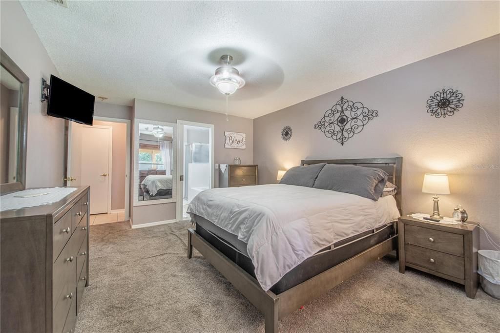 For Sale: $350,000 (4 beds, 2 baths, 2257 Square Feet)