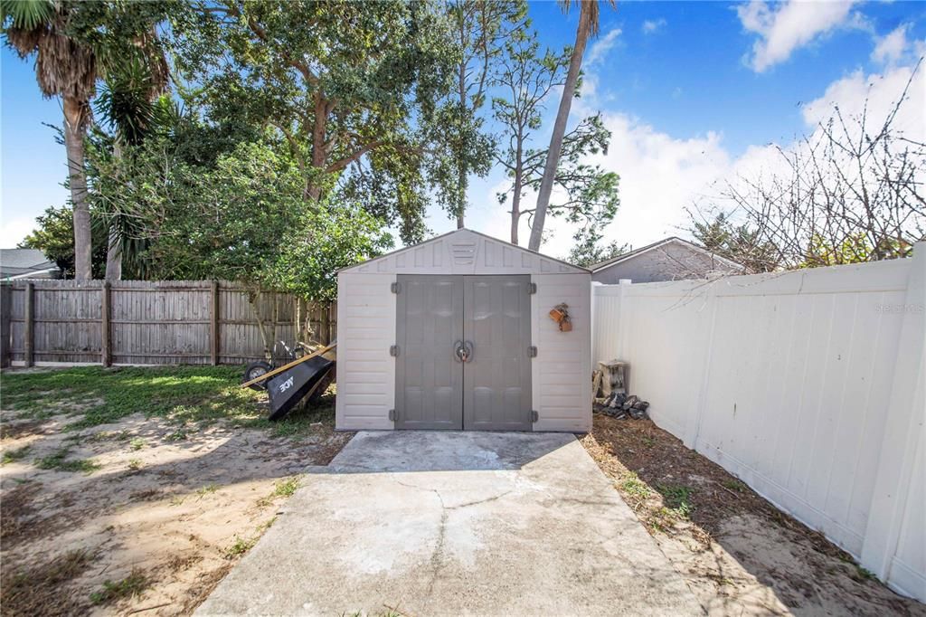 For Sale: $350,000 (4 beds, 2 baths, 2257 Square Feet)