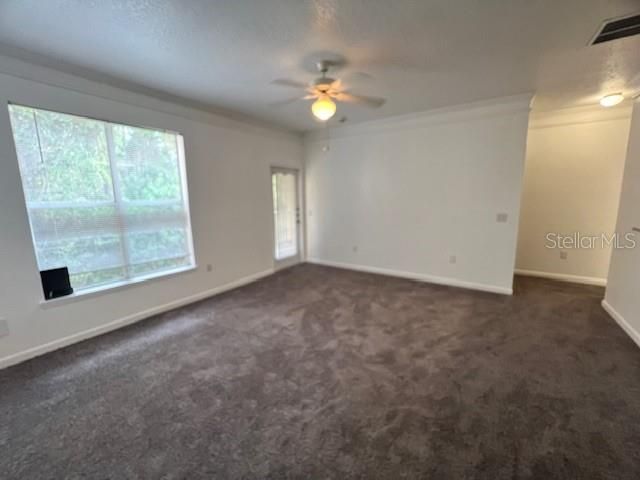 For Sale: $180,000 (1 beds, 1 baths, 765 Square Feet)