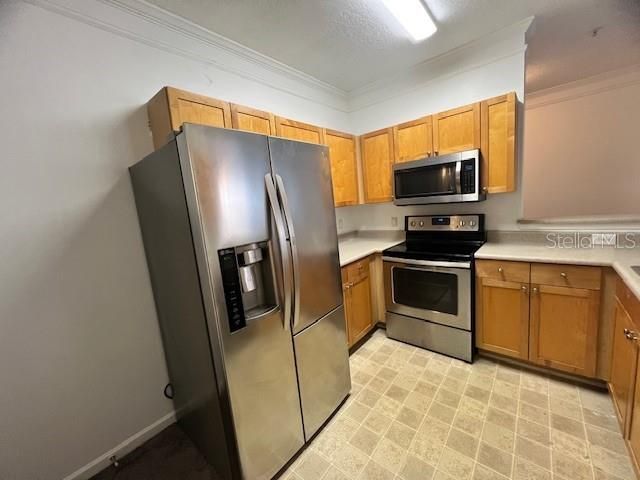 For Sale: $180,000 (1 beds, 1 baths, 765 Square Feet)